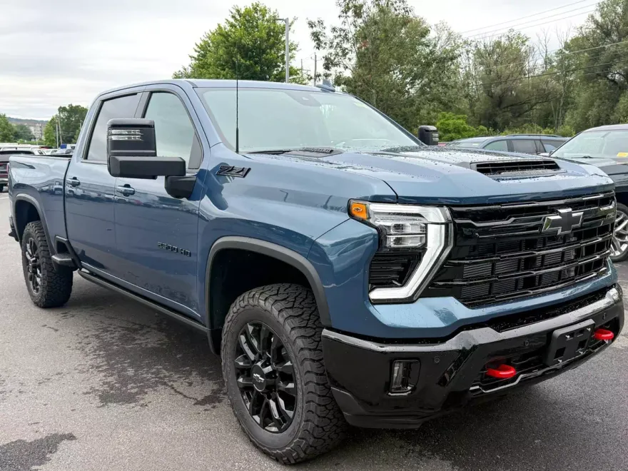 2025 Chevrolet Silverado 2500HD LTZ photo 1