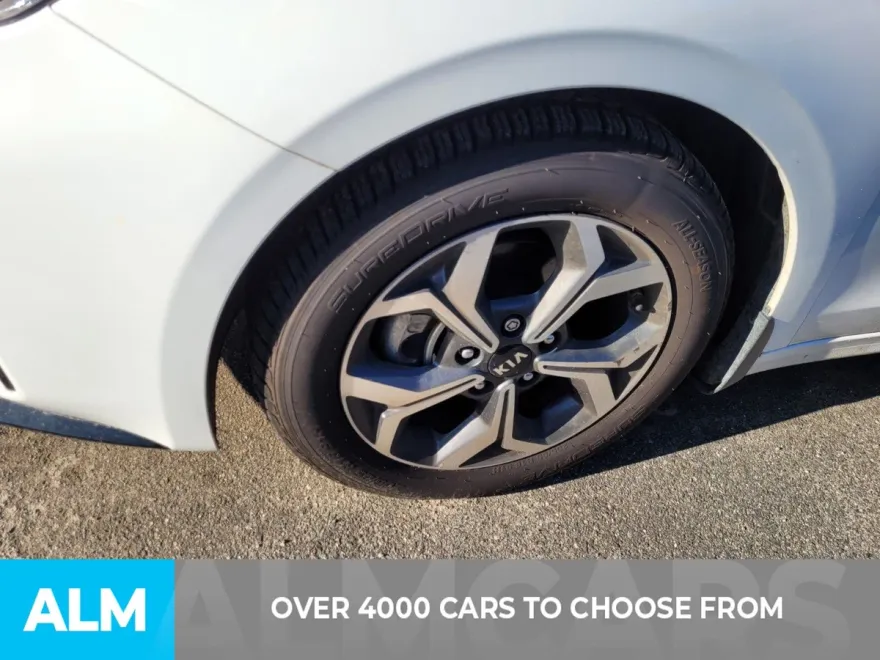 2021 Kia Forte LXS photo 1