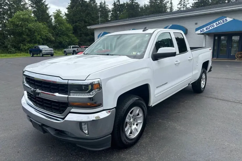 2018 Chevrolet Silverado 1500 LT photo 1