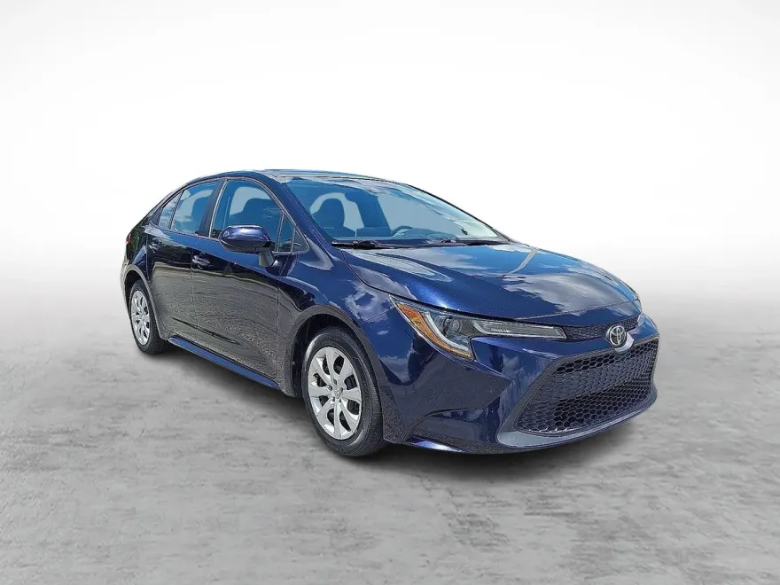 2020 Toyota Corolla LE photo 1