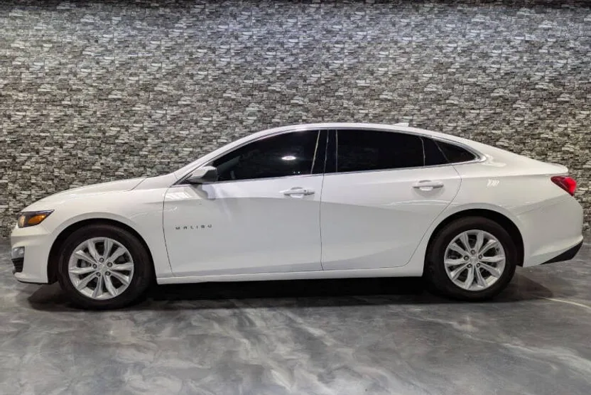 2022 Chevrolet Malibu photo 1