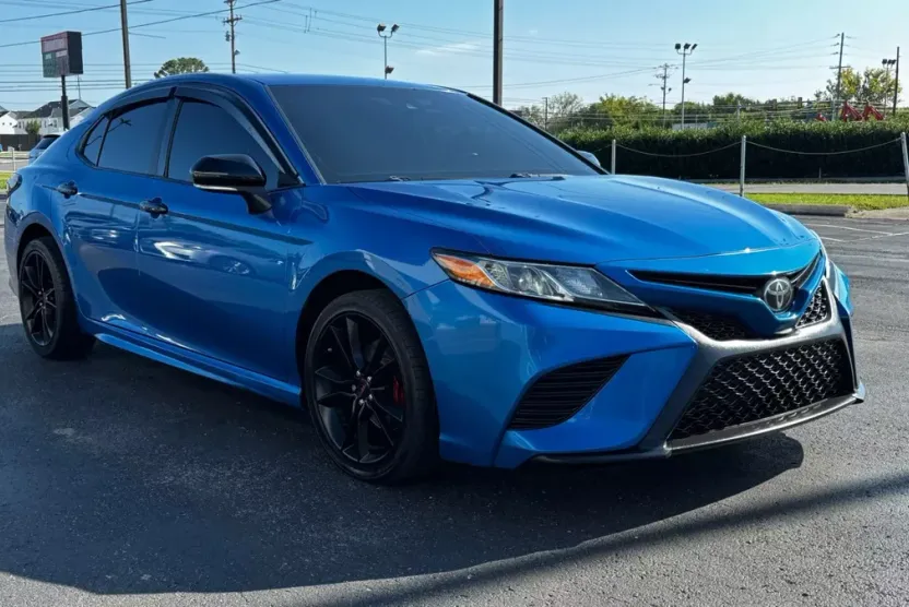 2018 Toyota Camry SE XLE photo 1