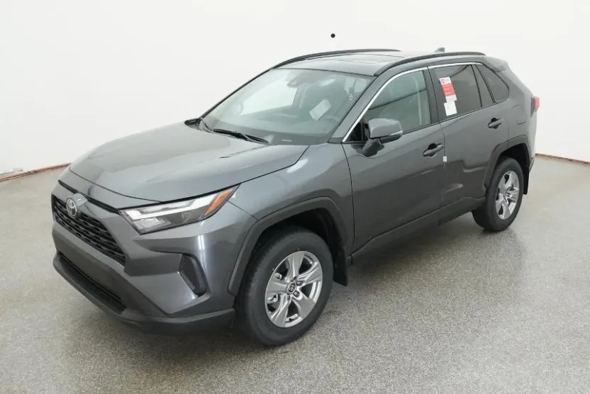 2025 Toyota RAV4 XLE photo 1