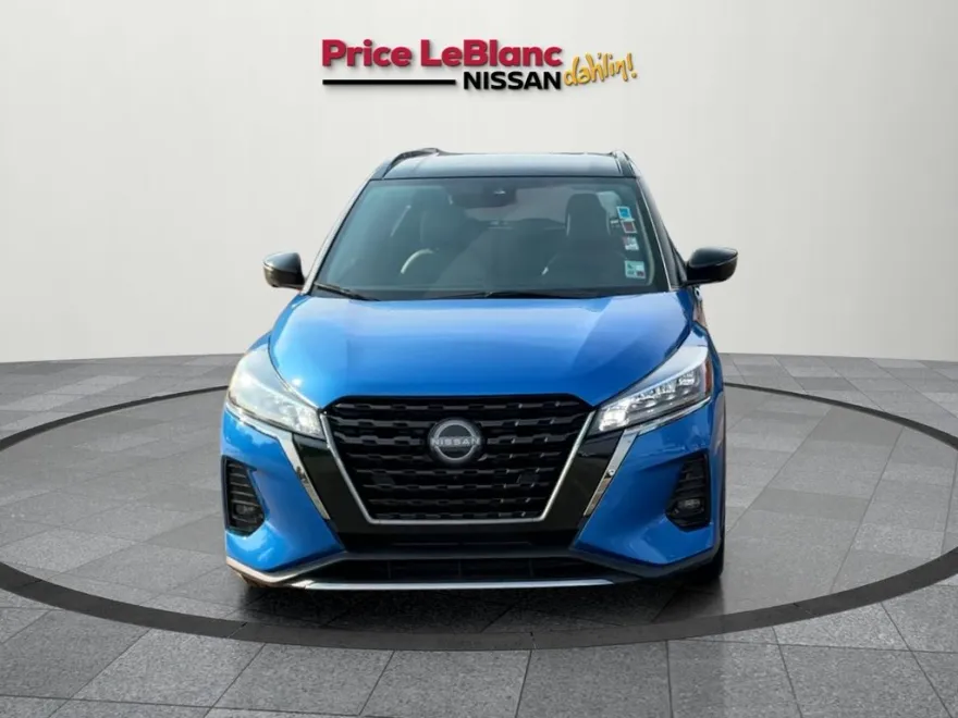 2023 Nissan Kicks SR photo 1