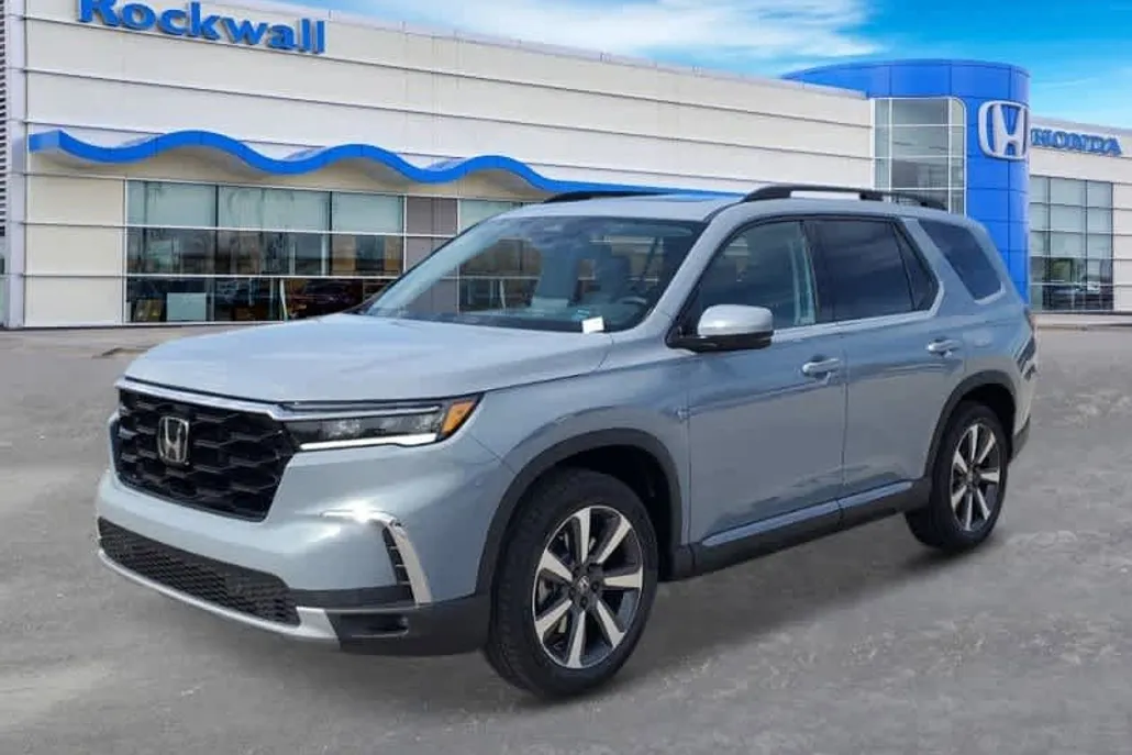 2025 Honda Pilot Touring photo 1