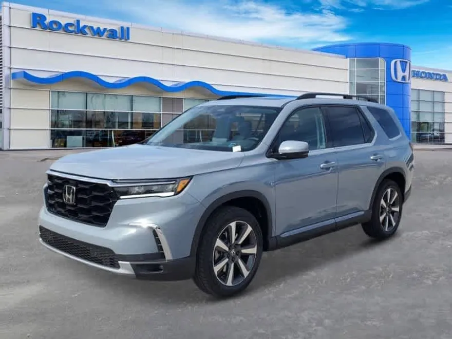 2025 Honda Pilot Touring photo 1