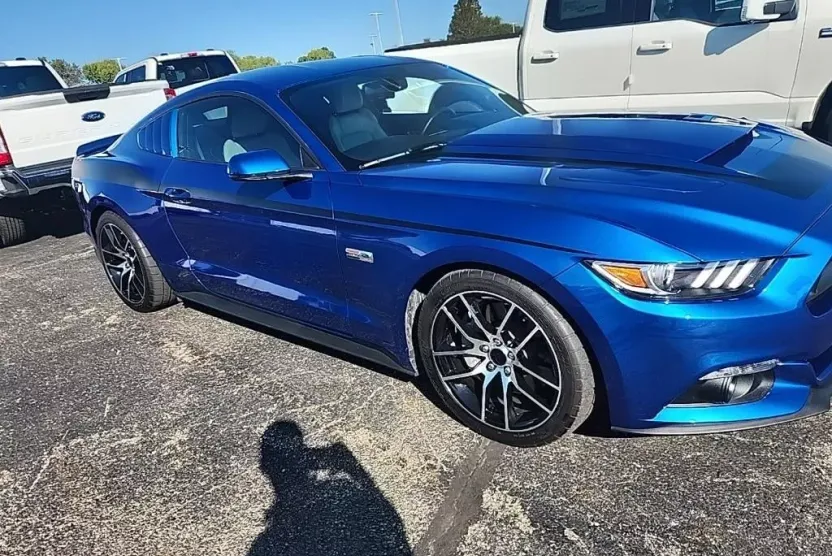 2017 Ford Mustang GT Premium photo 1