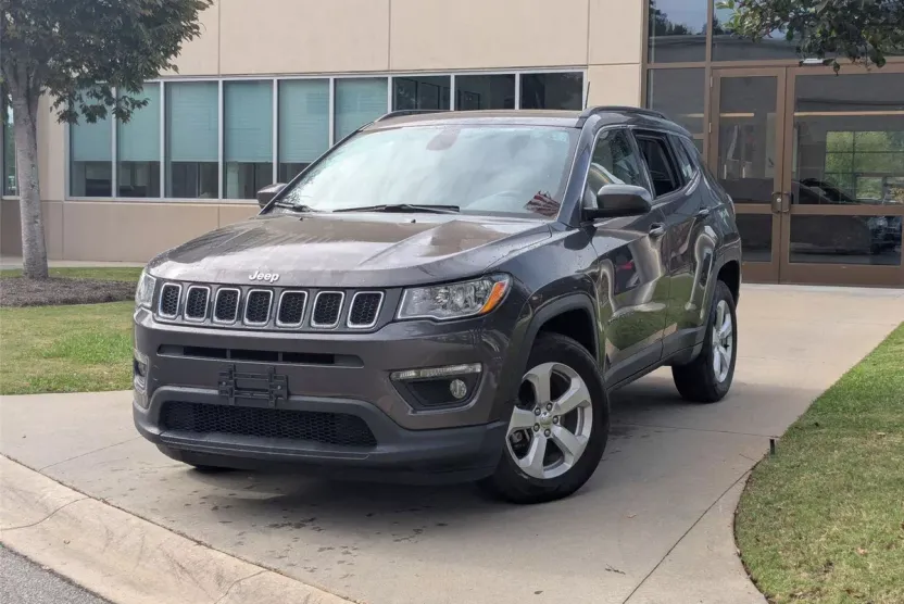 2017 Jeep Compass Latitude photo 1