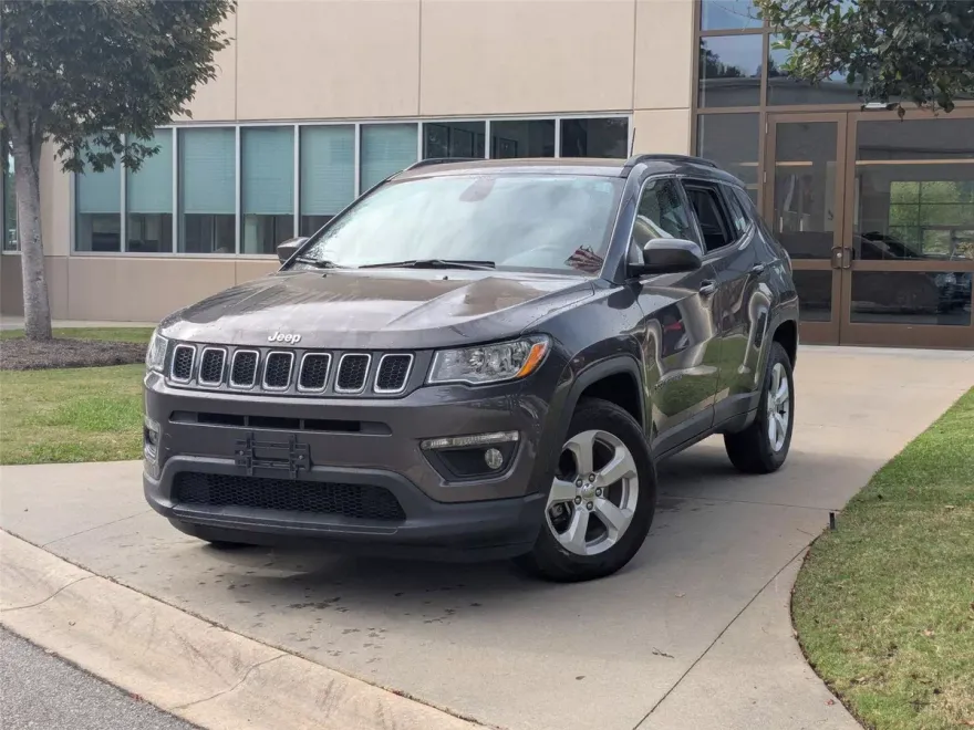 2017 Jeep Compass Latitude photo 1