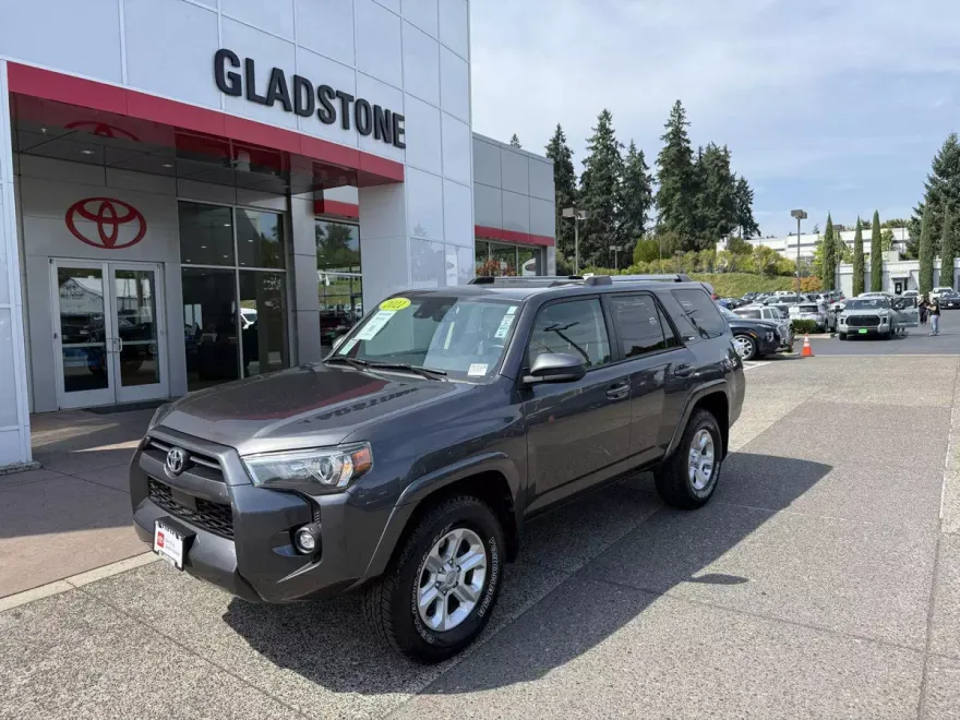 2021 Toyota 4Runner SR5 photo 1