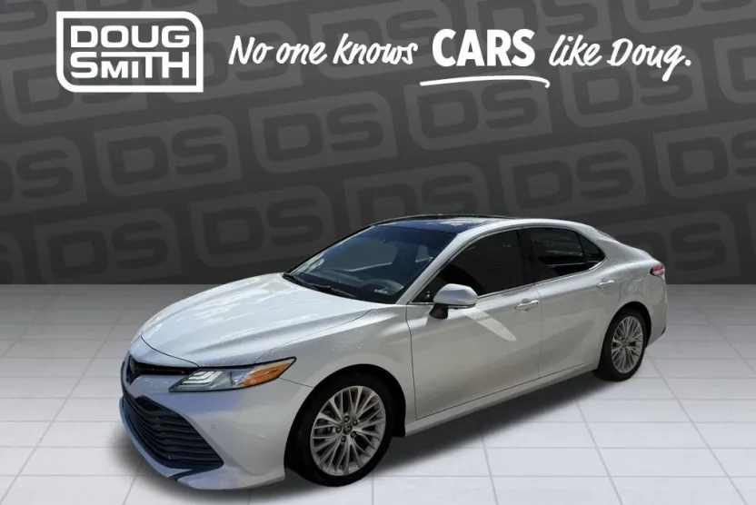 2018 Toyota Camry L photo 1