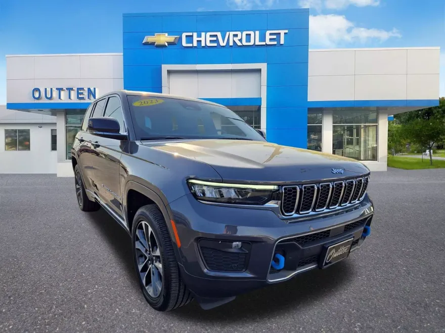 2023 Jeep Grand Cherokee 4xe Overland photo 1