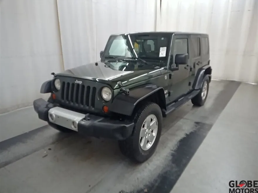 2010 Jeep Wrangler Sahara photo 1