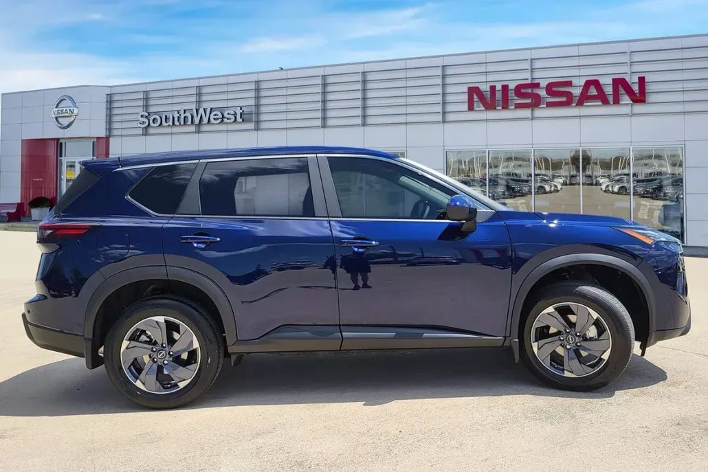 2026 Nissan Rogue SV photo 1