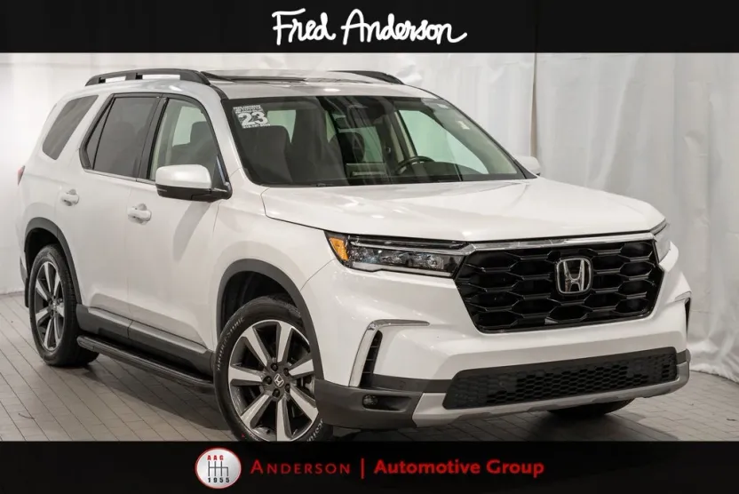 2023 Honda Pilot Touring photo 1