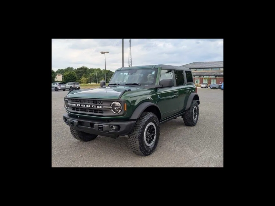 2024 Ford Bronco Black Diamond photo 1