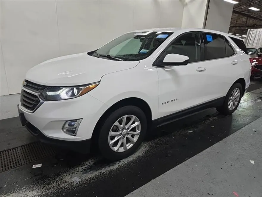 2018 Chevrolet Equinox LT photo 1