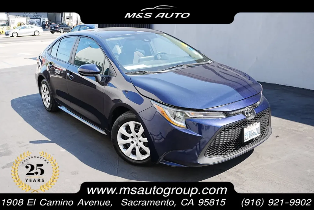 2021 Toyota Corolla LE photo 1