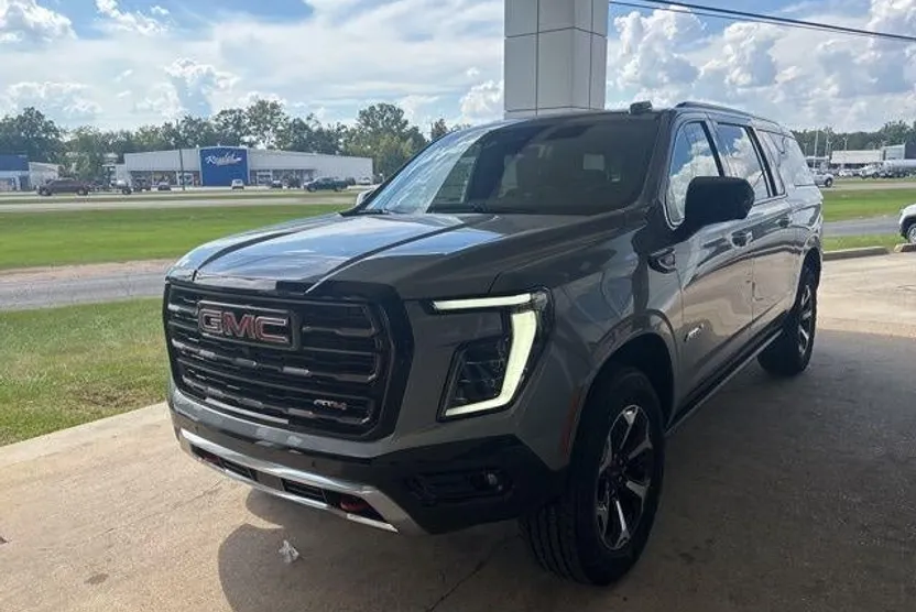 2026 Gmc Yukon XL AT4 Ultimate photo 1