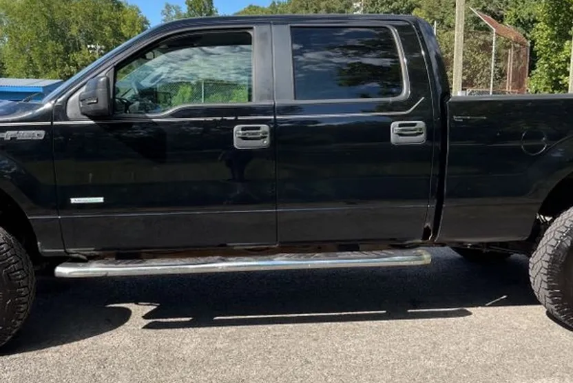 2011 Ford F-150 XLT photo 1
