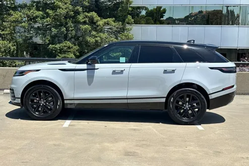 2026 Land Rover Range Rover Velar SE photo 2