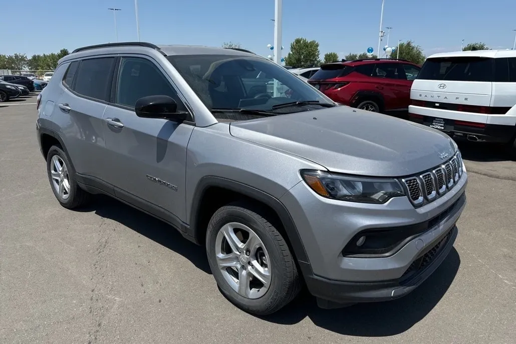 2024 Jeep Compass Latitude photo 1