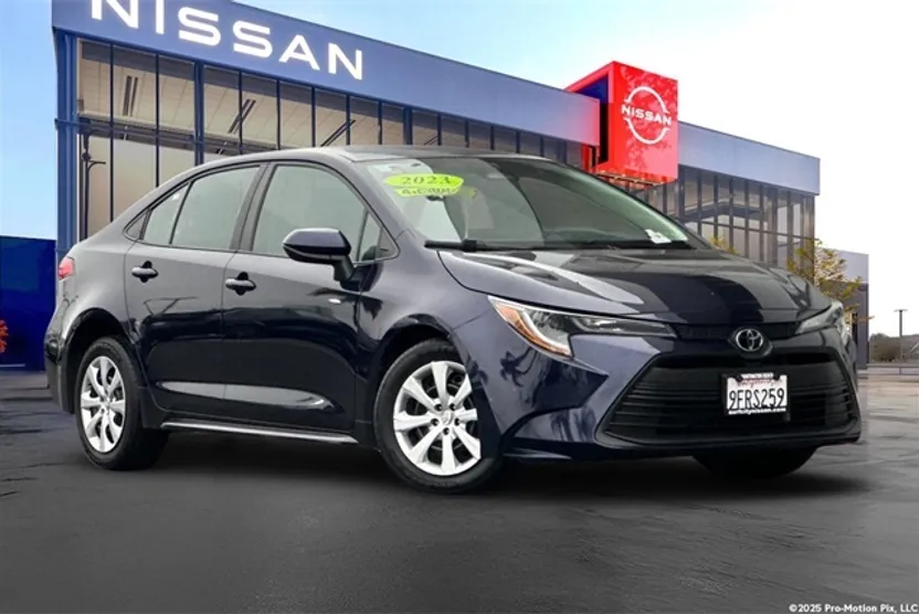 2023 Toyota Corolla LE photo 1