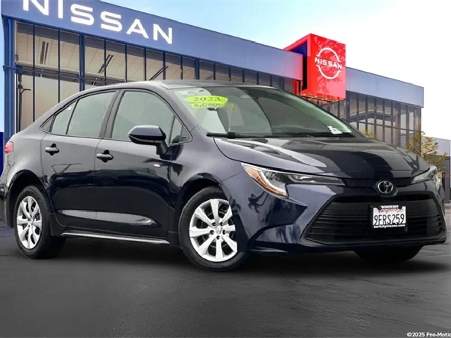 2023 Toyota Corolla LE photo 1
