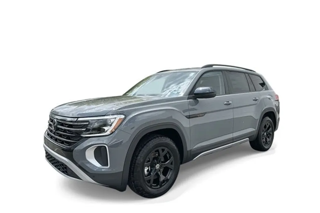 2025 Volkswagen Atlas Peak Edition SE photo 1