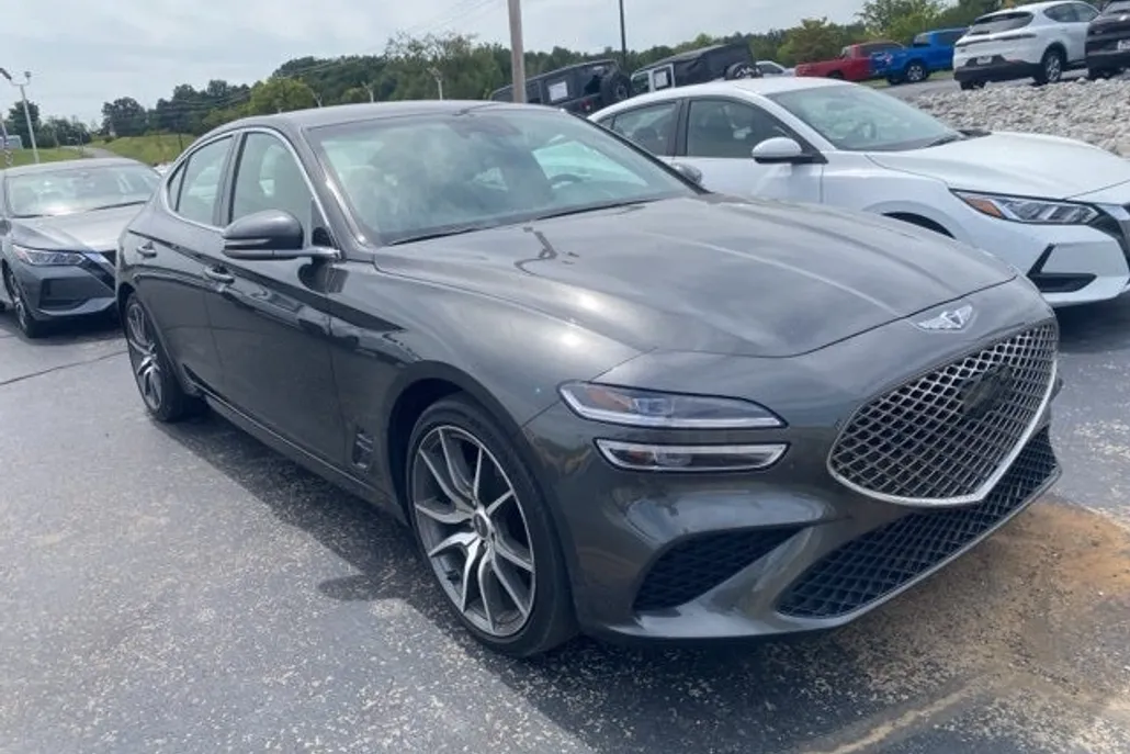 2023 Genesis G70 2.0T photo 1
