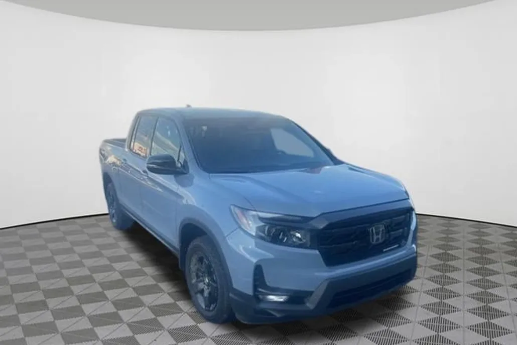 2025 Honda Ridgeline Black Edition photo 1
