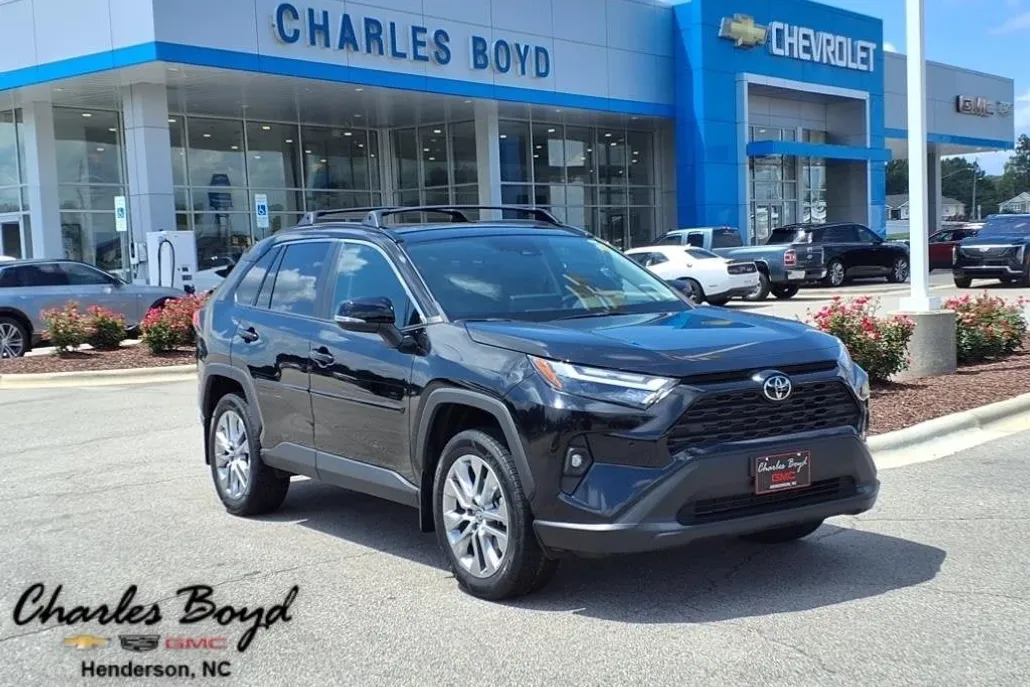 2023 Toyota RAV4 XLE Premium photo 1