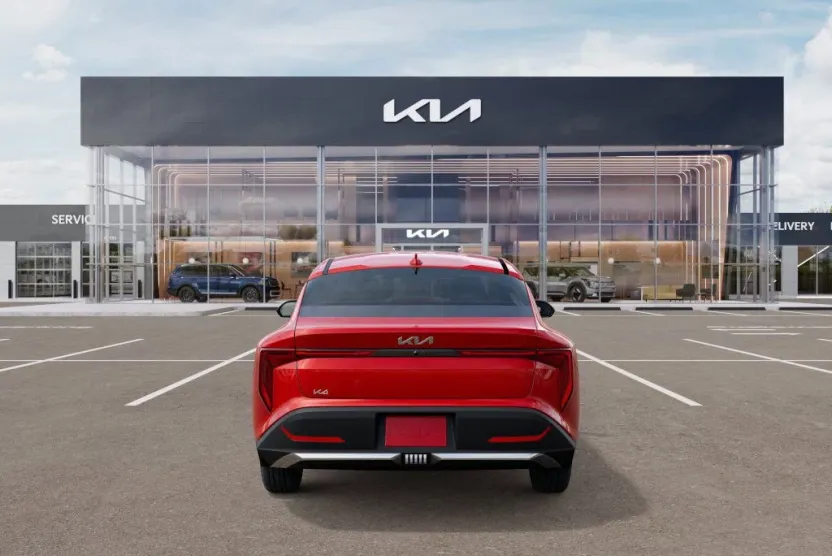 2025 Kia K4 LXS photo 1