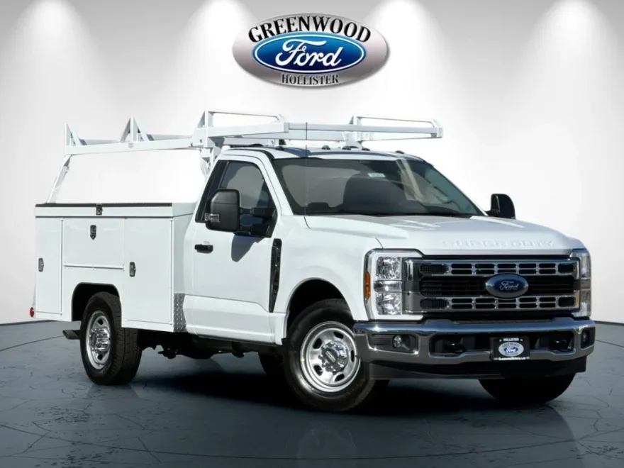 2025 Ford F-350 photo 1