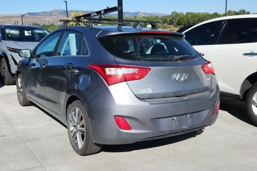 2016 Hyundai Elantra GT Base photo 1