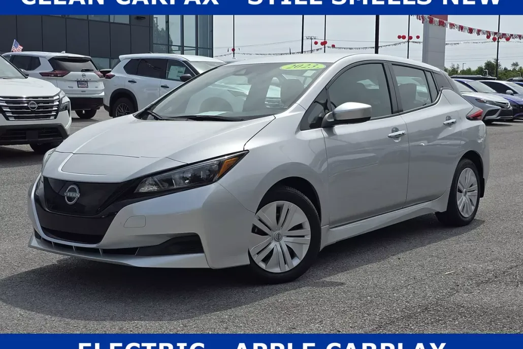 2023 Nissan Leaf S photo 1
