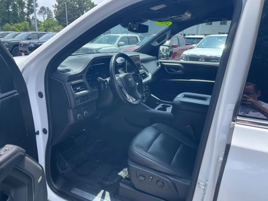 2023 Chevrolet Tahoe LT photo 1