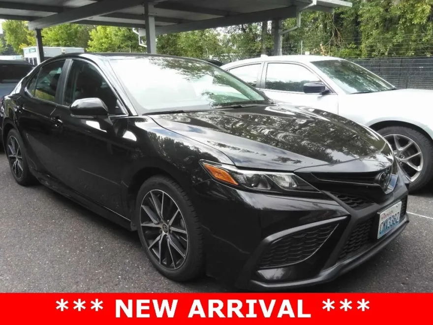 2023 Toyota Camry SE photo 1