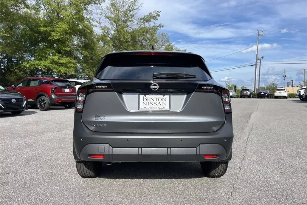 2026 Nissan Kicks SV photo 1
