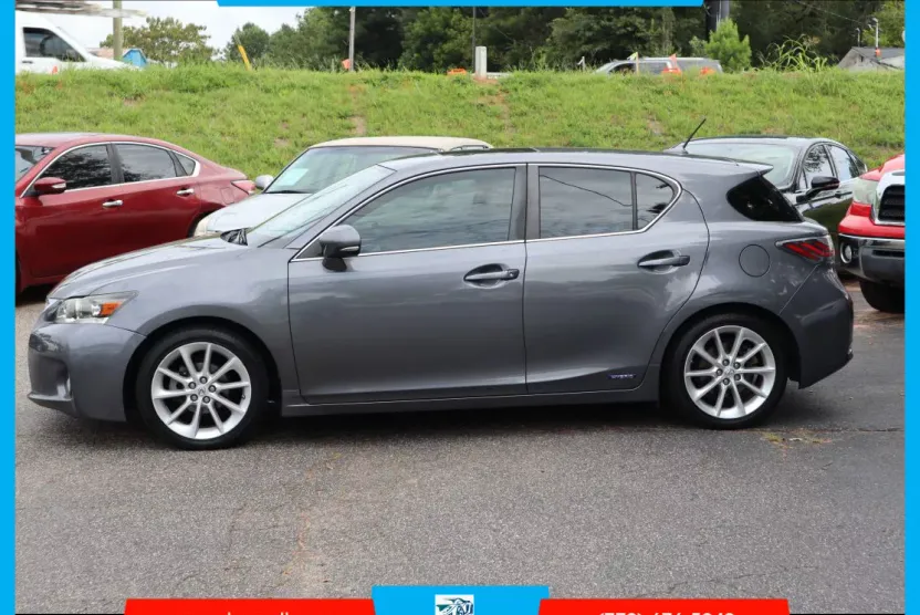 2012 Lexus CT 200h photo 1