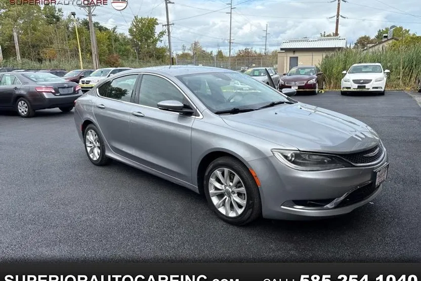 2015 Chrysler 200 C photo 1