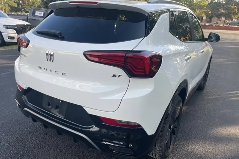 2024 Buick Encore GX Sport Touring photo 1