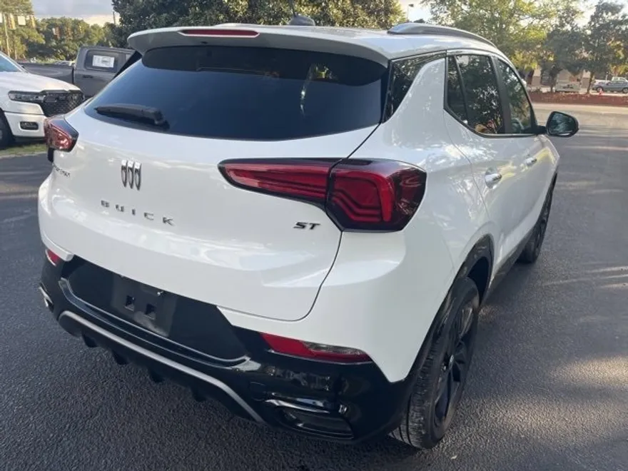 2024 Buick Encore GX Sport Touring photo 1