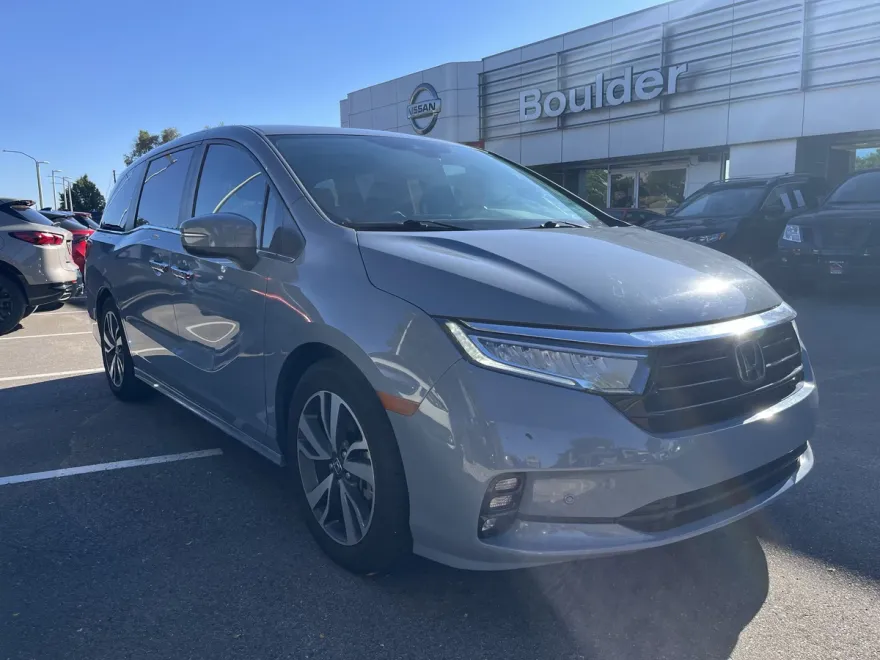 2023 Honda Odyssey Touring photo 1