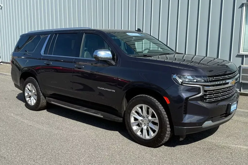 2023 Chevrolet Suburban Premier photo 1