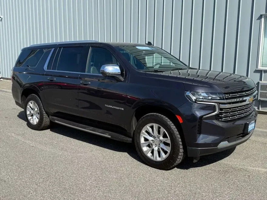 2023 Chevrolet Suburban Premier photo 1