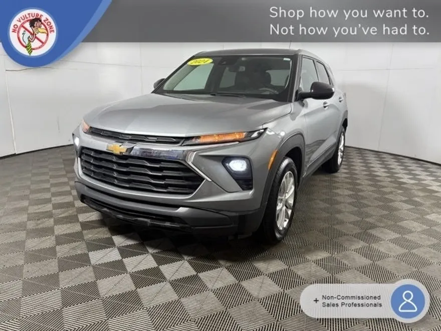2024 Chevrolet Trailblazer LS photo 1
