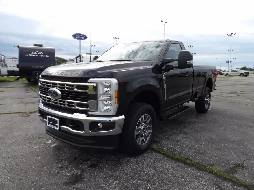 2025 Ford F-350 photo 1