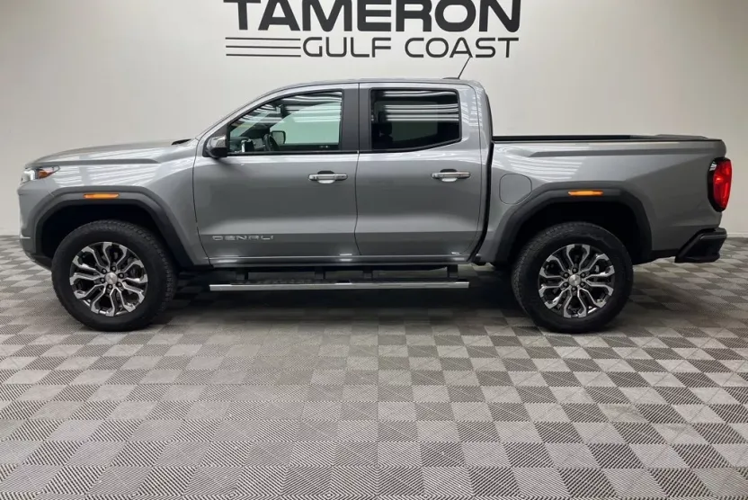 2023 Gmc Canyon Denali photo 1