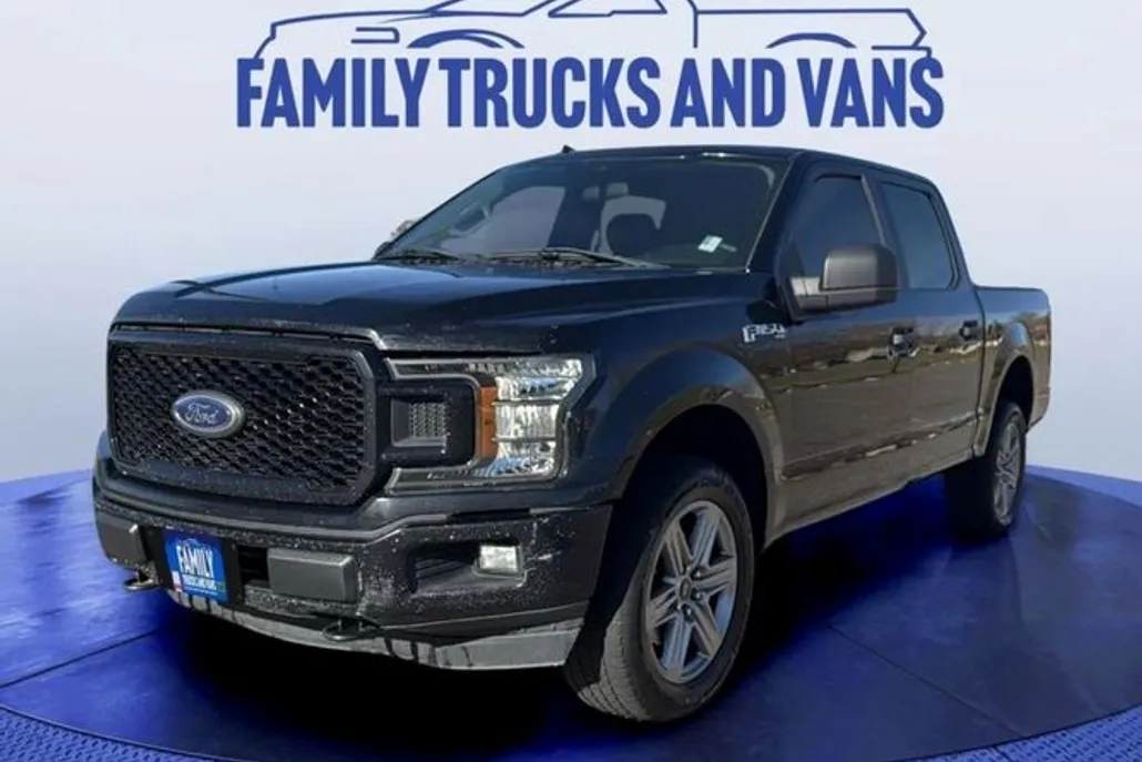 2020 Ford Expedition XLT photo 1